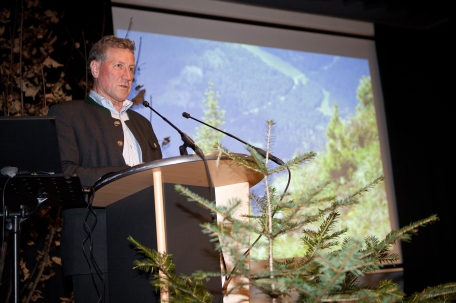 Bild: LR Erich Schwärzler überreichte Vorarlberger Schutzwaldpreise 2011