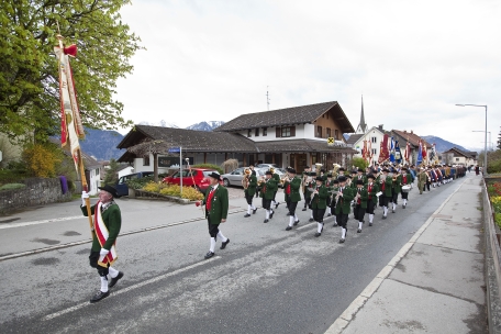 Bild: Gemeindemusik Schnifis feierte neu restaurierte Vereinsfahne