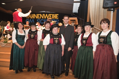 Bild: Gemeindemusik Schnifis feierte neu restaurierte Vereinsfahne 