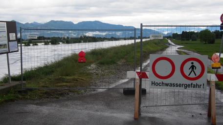 Bild: Gefahr Rheinhochwasser: Keine Besserung der Situation in Sicht